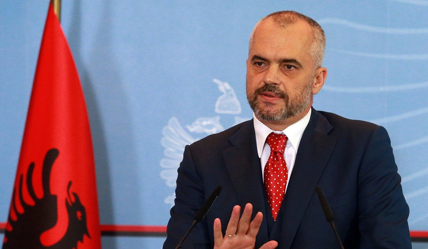 To «χοντραίνει» ο Ράμα – Τίμησε ναζιστή που έσφαξε δεκάδες Έλληνες – Εμμένει & στο «Τσάμικο ζήτημα» – Αφωνία Τσίπρα